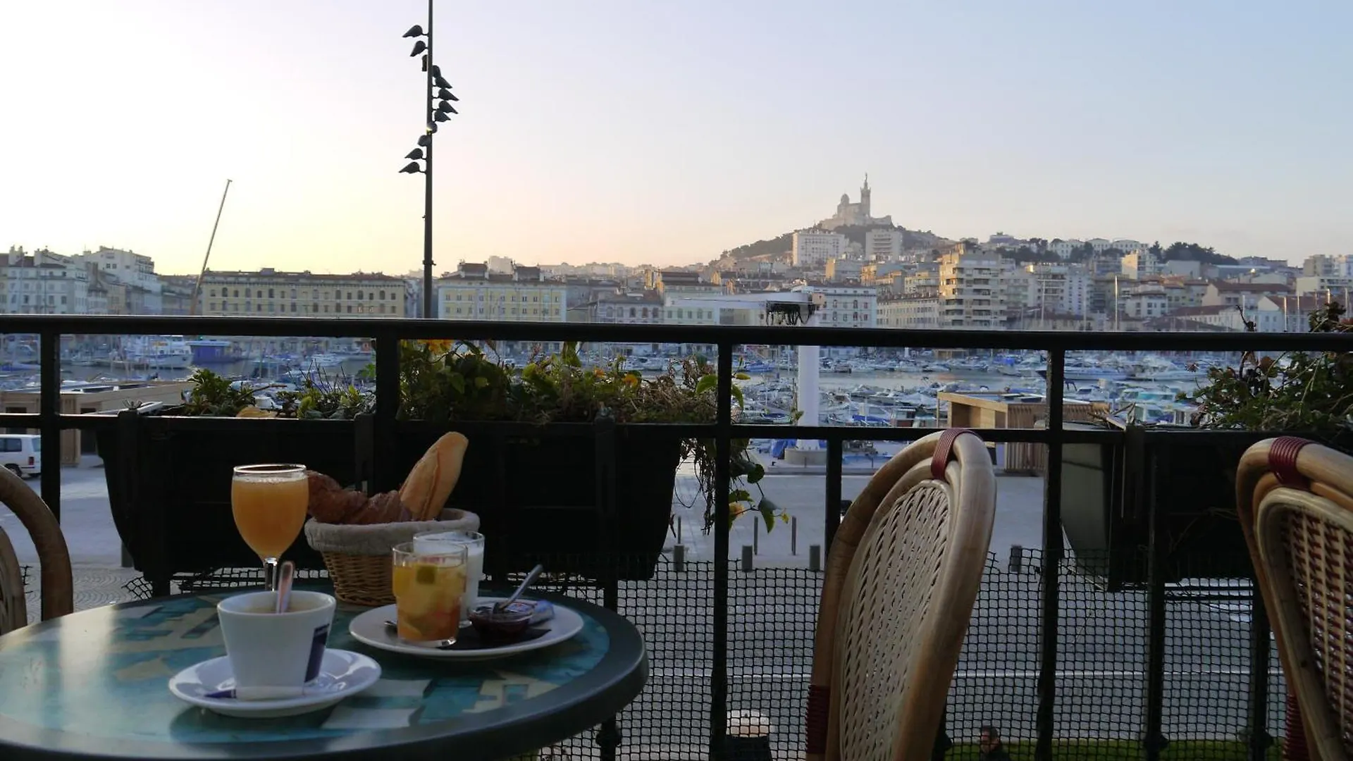 Hotel Belle-Vue Vieux-Port Marselha 3*,  França